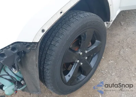 2015 Jeep Grand Cherokee Altitude z USA, uszkodzony, nr VIN 1C4RJFAG4FC821872